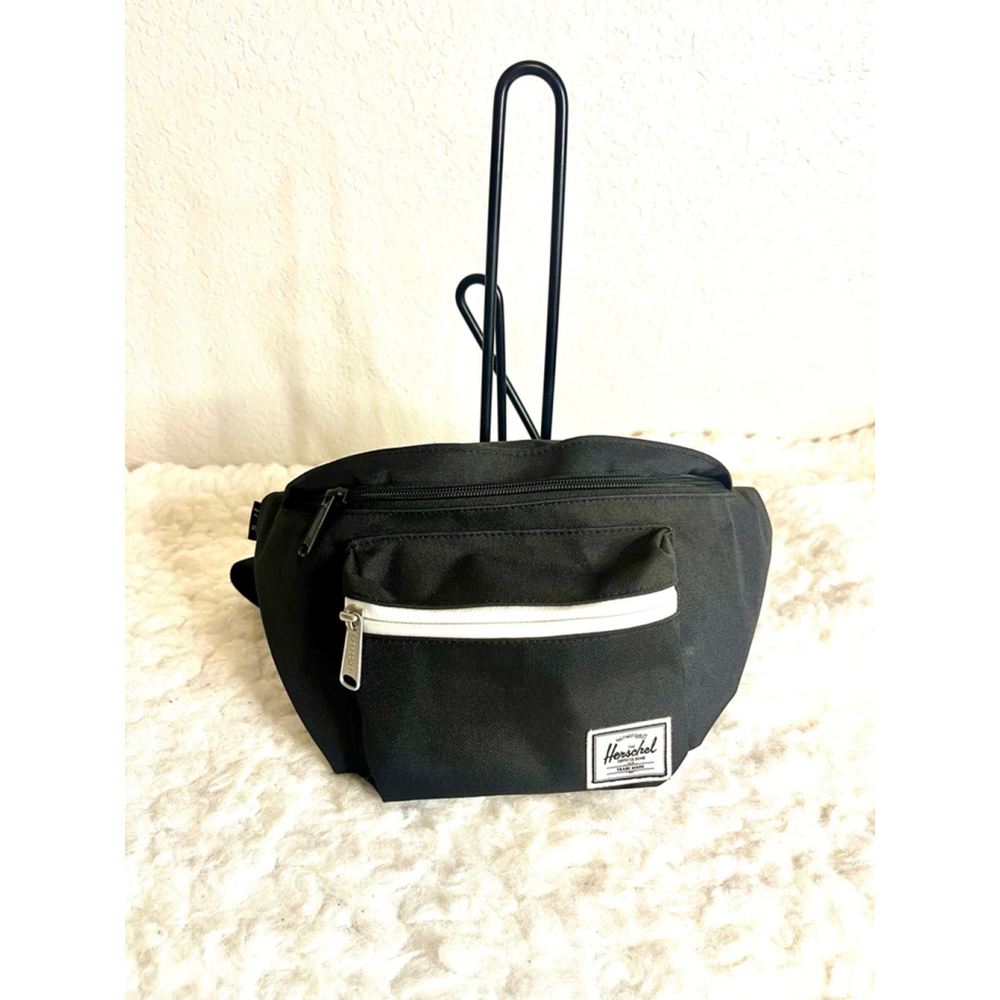 Herschel Supply Co. Pop Quiz Black and White Hip Pack Unisex